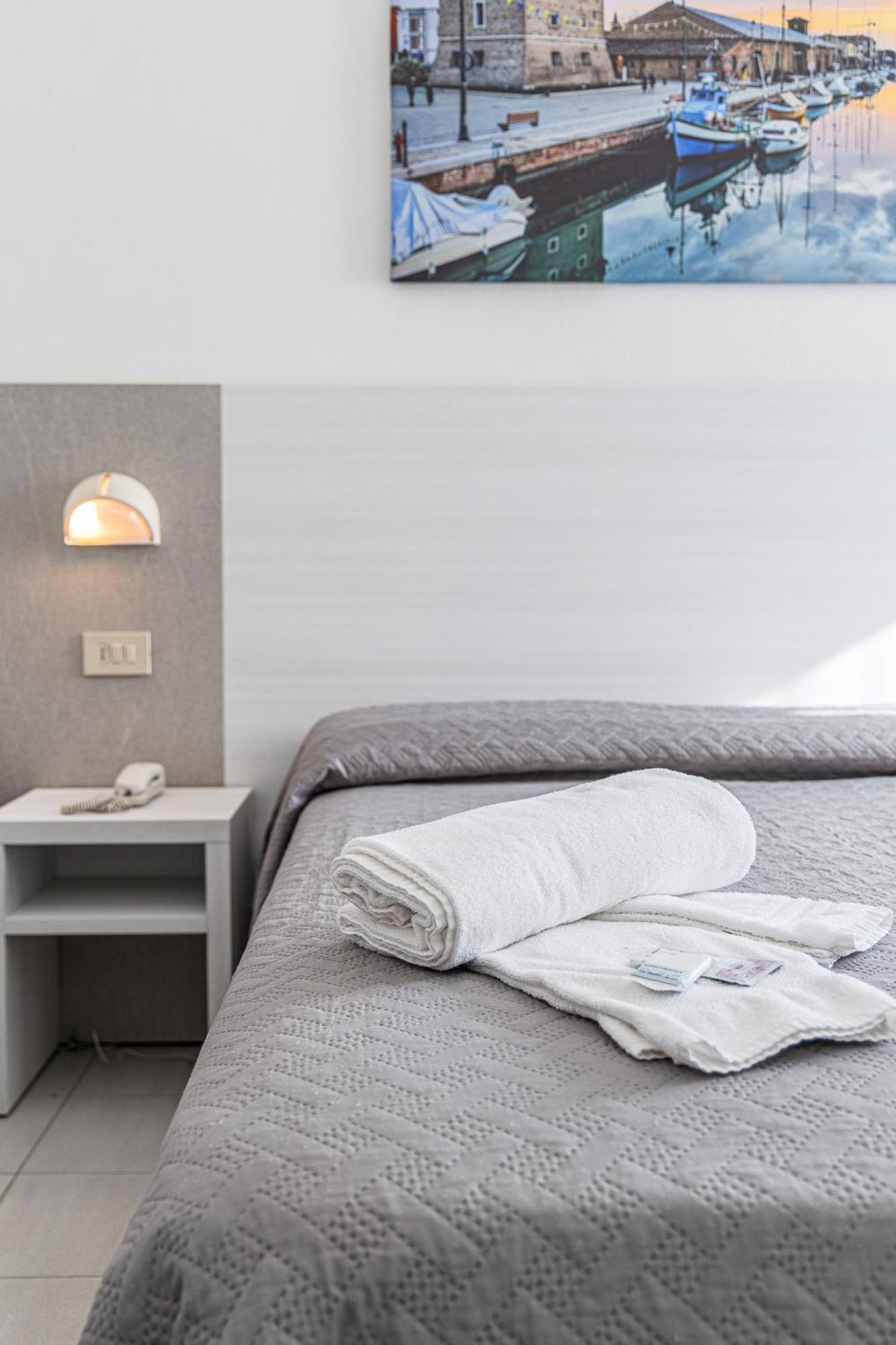 Hotel Astrid Cervia Eksteriør billede