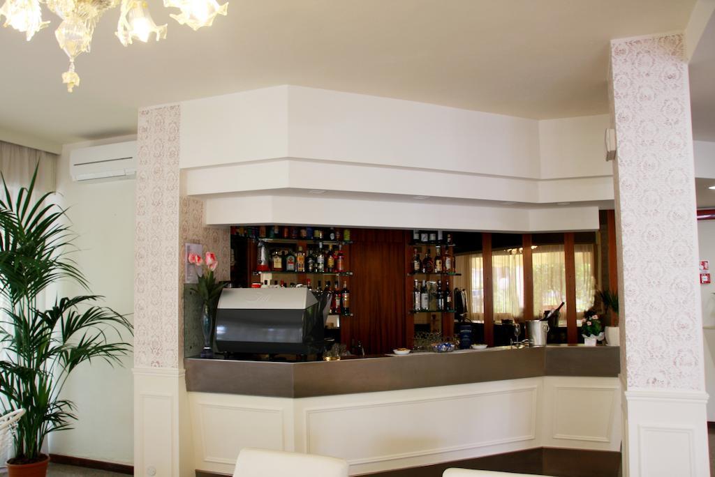 Hotel Astrid Cervia Eksteriør billede
