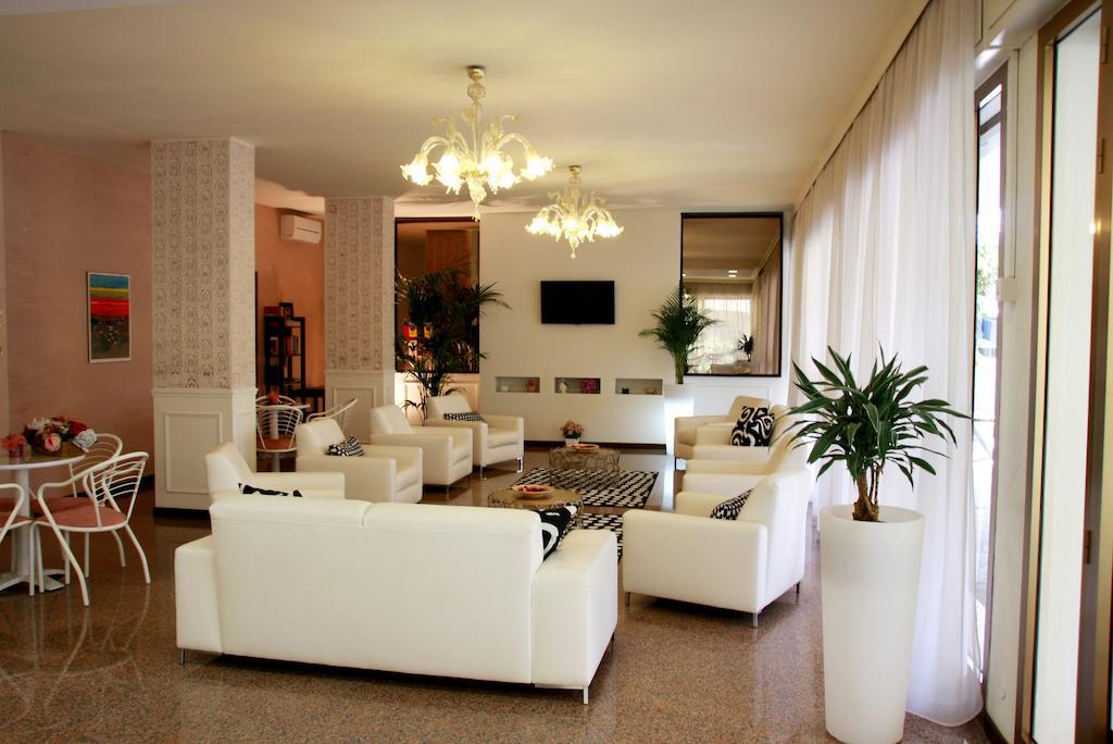 Hotel Astrid Cervia Eksteriør billede